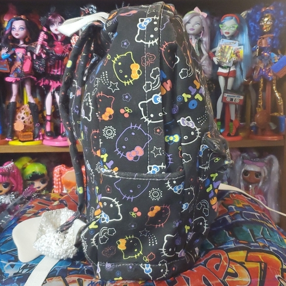 HELLO KITTY BACKPACK - Picture 2 of 11